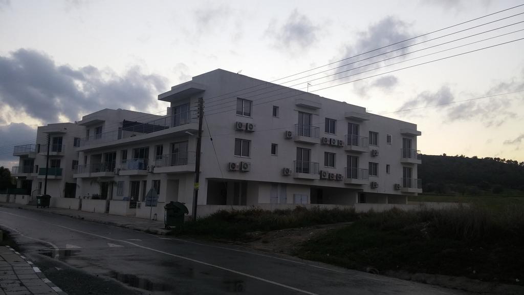 Palms Resort Apartments Alethriko Exteriör bild