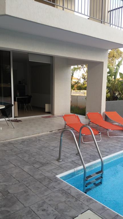 Palms Resort Apartments Alethriko Exteriör bild