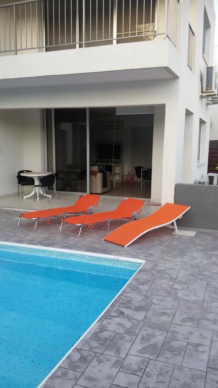 Palms Resort Apartments Alethriko Exteriör bild